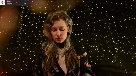 Niki  free tg channel with some photos gifs and info about streams  online show from April 2026 02:14:02 PM