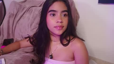 littletammy_ online show from November 2025 02:50:02 PM