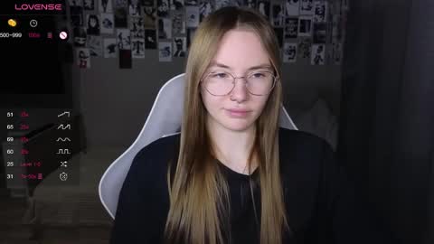Snapshot of littlevildevil chatting on April 2026 11:01:02 AM Eliana online show from April 2026 11:01:02 AM