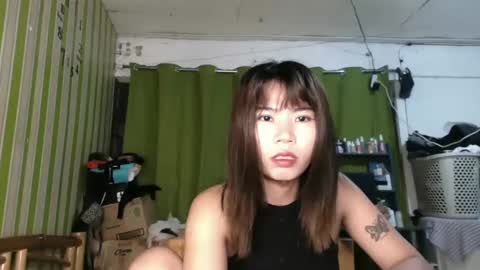 littleyazz_ online show from December 2024 11:00:02 AM