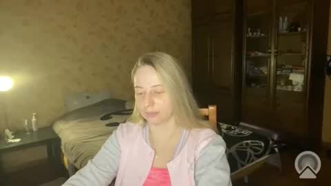 Snapshot of livandria chatting on April 2026 09:34:01 PM Livandria online show from April 2026 09:34:01 PM