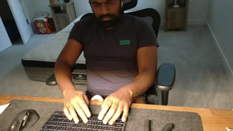 Snapshot of livetribber chatting on June 2026 01:02:01 PM livetribber online show from June 2026 01:02:01 PM