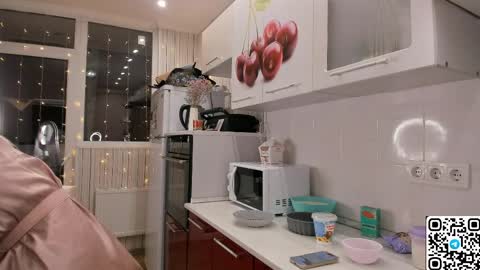 My name is Livy Nice to meet you  Thumbs up please its important online show from May 2026 06:13:01 PM