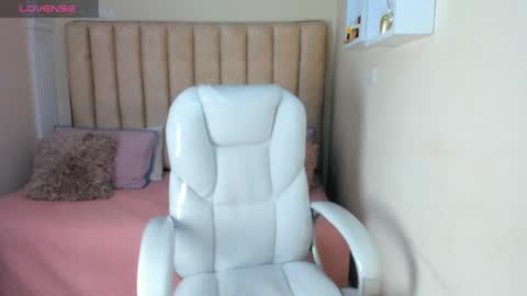 Snapshot of liz_bohemia chatting on March 2025 12:10:02 AM LIZ online show from March 2025 12:10:02 AM