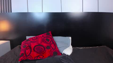 Snapshot of liz_goth chatting on February 2025 07:00:01 PM Liz online show from February 2025 07:00:01 PM