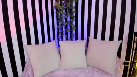 Snapshot of liz_goth chatting on September 2025 12:10:01 PM Liz online show from September 2025 12:10:01 PM