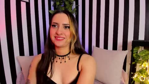 Snapshot of liz_goth chatting on October 2025 01:38:01 AM Liz online show from October 2025 01:38:01 AM