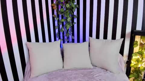 Snapshot of liz_goth chatting on January 2026 02:44:02 PM Liz online show from January 2026 02:44:02 PM