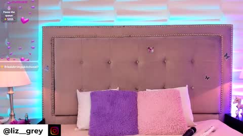 Snapshot of liz_grey_ chatting on January 2025 01:01:01 AM online show from January 2025 01:01:01 AM