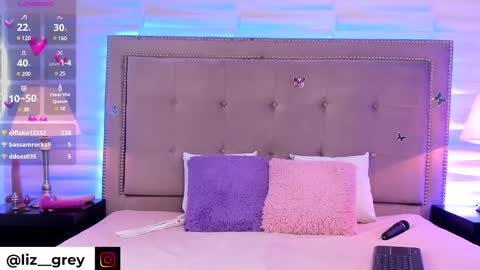Snapshot of liz_grey_ chatting on February 2025 12:40:01 AM online show from February 2025 12:40:01 AM