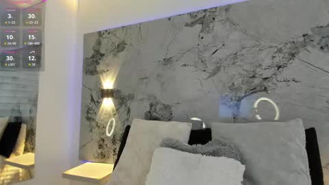 Liz  online show from November 2025 11:54:01 AM