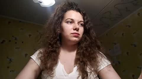 Molly online show from May 2026 05:08:01 PM
