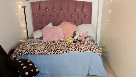 Snapshot of lizha_milf chatting on May 2026 07:55:02 PM Lizha online show from May 2026 07:55:02 PM