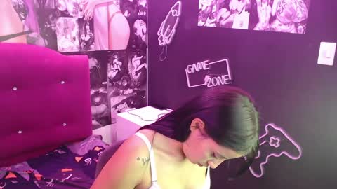 Snapshot of lizz_99 chatting on May 2026 01:57:16 AM lizz online show from May 2026 01:57:16 AM