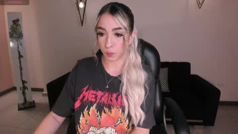 Lizz online show from November 2025 04:02:02 AM