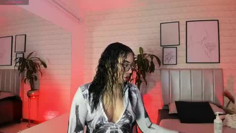  Lizzie  online show from April 2026 12:01:01 PM