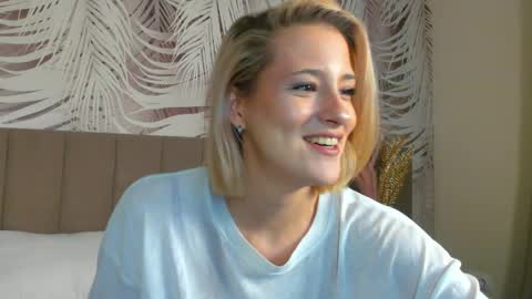 Snapshot of lizzysin chatting on April 2026 01:52:02 AM lizzysin online show from April 2026 01:52:02 AM