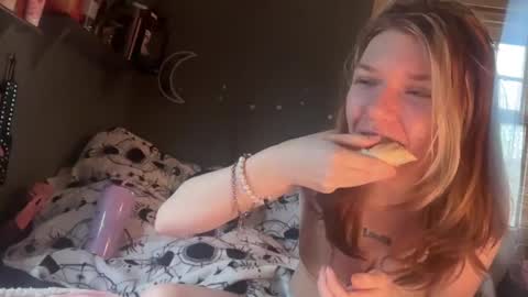 lizzybunny online show from January 2025 02:00:01 PM