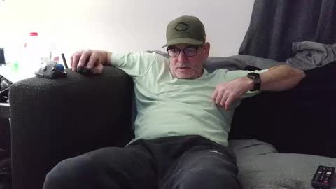 Snapshot of lngdickdaddy chatting on March 2026 12:11:01 AM LongDick Daddy online show from March 2026 12:11:01 AM