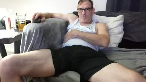 Snapshot of lngdickdaddy chatting on June 2026 01:18:02 AM LongDick Daddy online show from June 2026 01:18:02 AM
