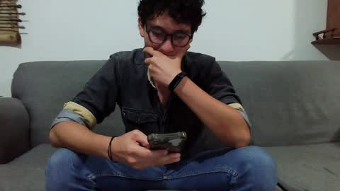 Snapshot of lobomx19 chatting on December 2024 02:42:01 AM Lobo online show from December 2024 02:42:01 AM