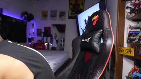 logan_hugh8 online show from March 2026 05:44:01 AM