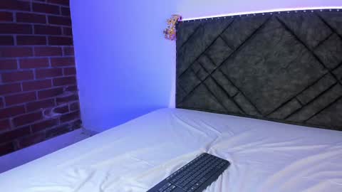 Snapshot of logan_west1 chatting on October 2025 07:52:01 AM Logan online show from October 2025 07:52:01 AM