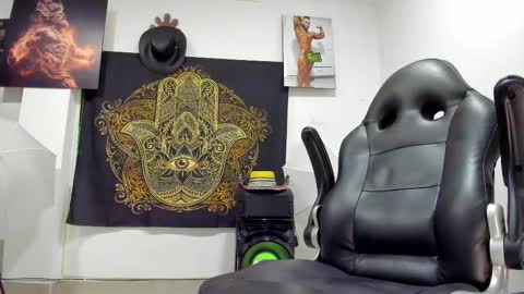 LOGAN WHITTERS online show from February 2025 11:47:02 PM