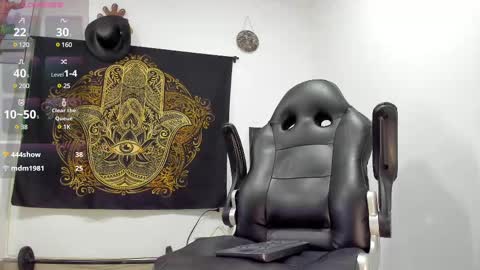 LOGAN WHITTERS online show from March 2025 09:18:02 PM