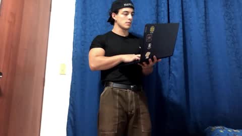 Snapshot of logan_x3 chatting on December 2024 02:08:02 AM Logan online show from December 2024 02:08:02 AM