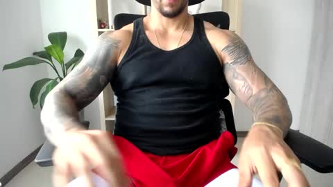 Logan Wolfp online show from May 2026 09:33:02 PM