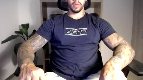 Logan Wolfp online show from May 2026 11:32:02 PM