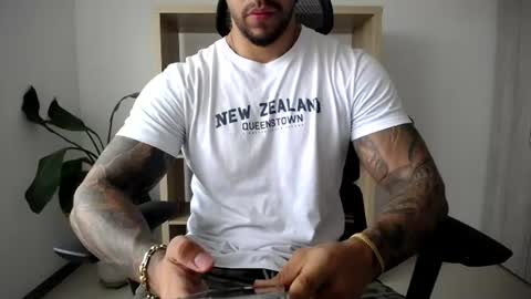 Logan Wolfp online show from June 2026 08:39:02 PM