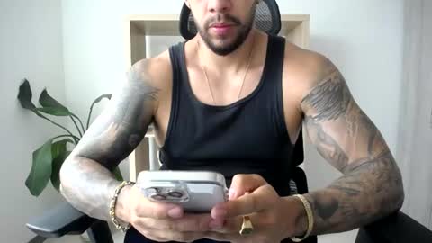 Logan Wolfp online show from June 2026 05:17:02 PM