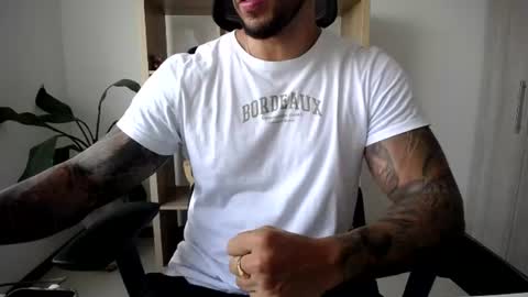 Logan Wolfp online show from July 2026 10:01:01 PM