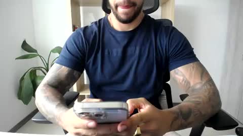 Logan Wolfp online show from July 2026 10:01:02 PM