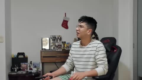 Snapshot of logannick chatting on February 2025 08:10:01 AM Logan online show from February 2025 08:10:01 AM