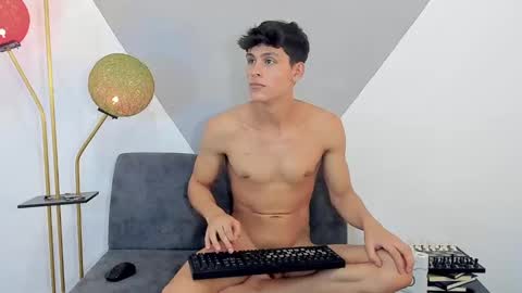 loganoficialx online show from December 2024 03:39:01 PM