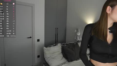 Elza online show from December 2025 07:10:01 PM