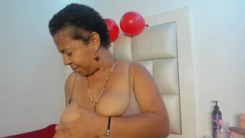 Snapshot of lola_js chatting on June 2026 12:18:01 PM lola_js online show from June 2026 12:18:01 PM