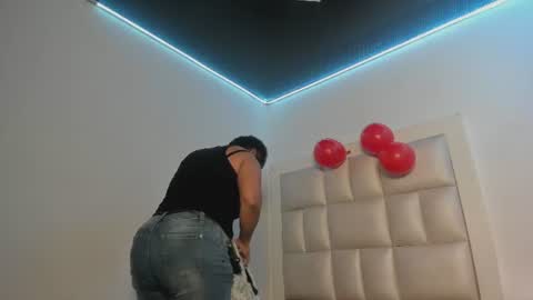 lola_js online show from June 2026 12:17:01 PM