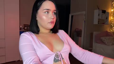 Snapshot of lola_razee chatting on June 2026 12:19:01 AM lola_razee online show from June 2026 12:19:01 AM
