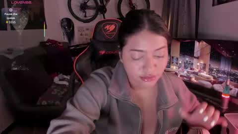 lolaasmith_21 online show from January 2026 04:49:02 AM