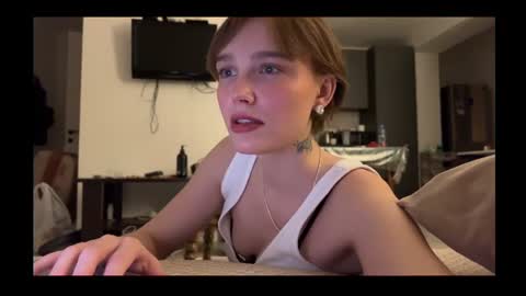 lolaatatee online show from June 2026 07:40:01 PM