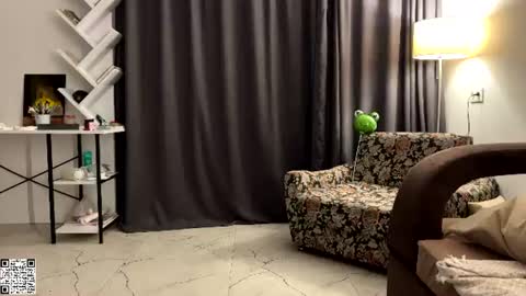 lolaatatee online show from June 2026 07:04:01 PM