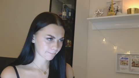 lolafoxyy online show from December 2024 08:44:01 PM