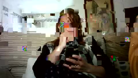 LOLA HUESO y ERIC online show from February 2025 03:51:02 PM