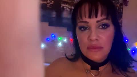 Snapshot of lolaley2 chatting on January 2025 10:33:02 AM Lolaley2 online show from January 2025 10:33:02 AM