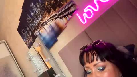 Snapshot of lolaley2 chatting on October 2025 08:25:01 AM Lolaley2 online show from October 2025 08:25:01 AM