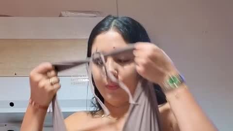 lolalola_12 online show from November 2025 12:11:01 AM